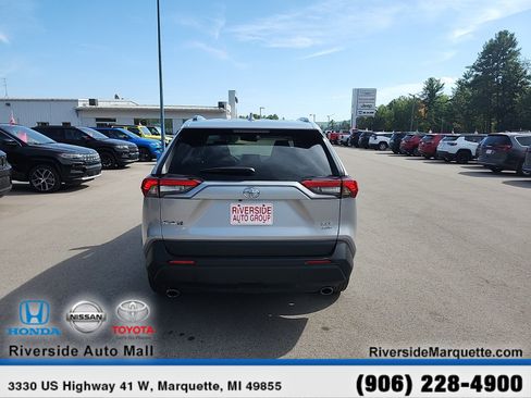 Used 2024 Toyota RAV4 XLE image 6