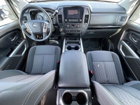 Used 2024 Nissan Titan SV w/ SV Convenience Package image 10