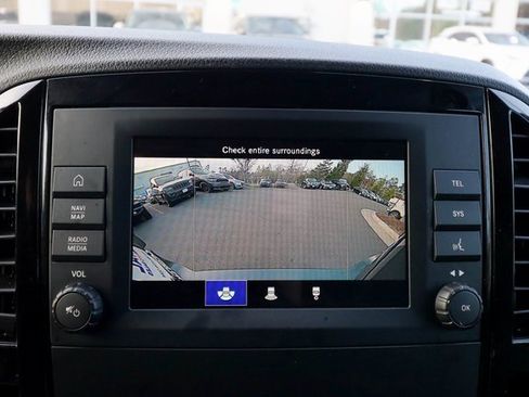 Used 2022 Mercedes-Benz Metris Passenger image 9