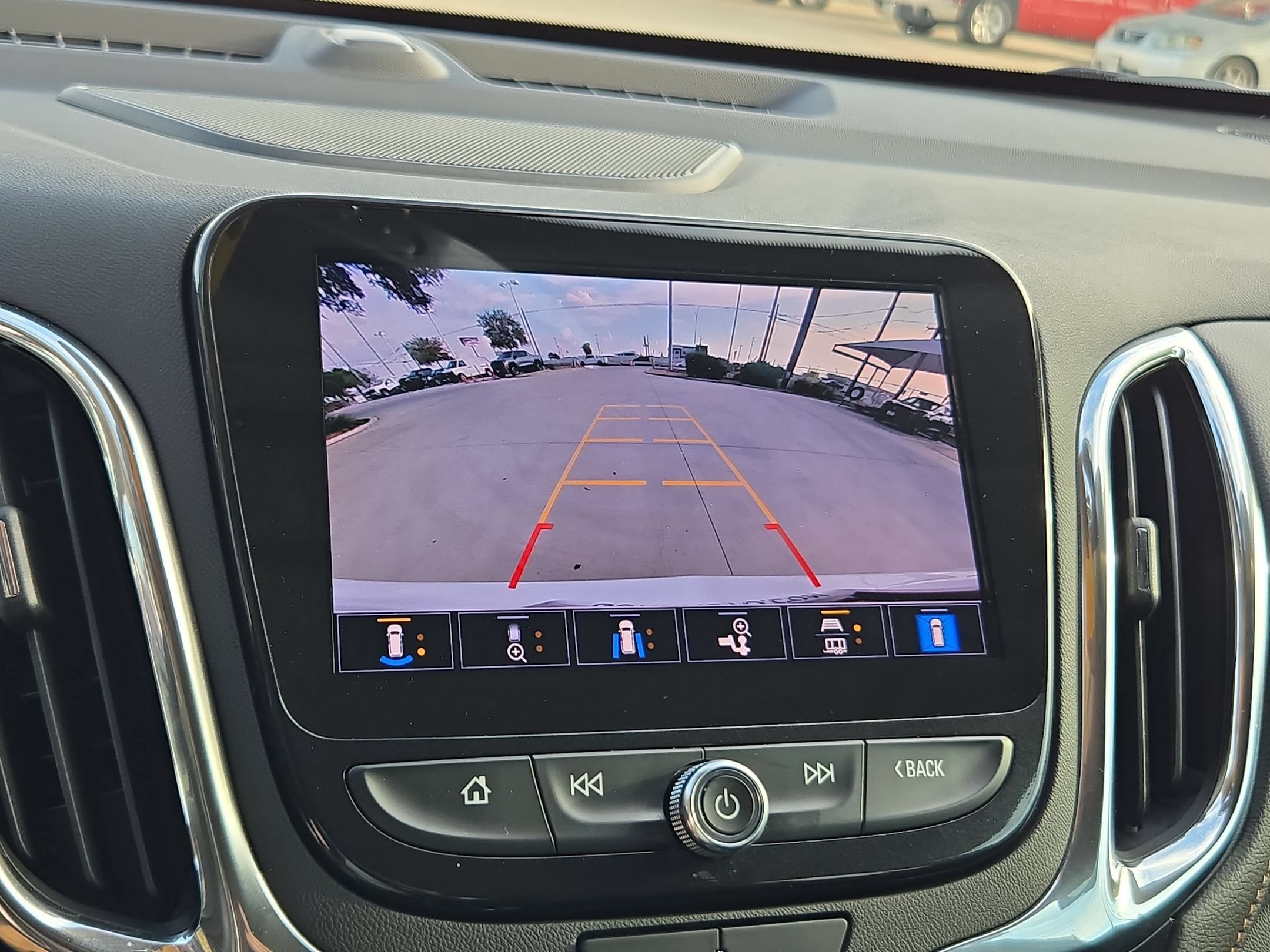 Certified 2022 Chevrolet Equinox Premier FWD image 16