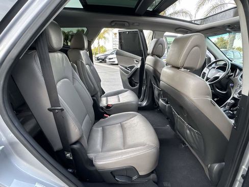 Used 2017 Hyundai Santa Fe Limited image 25