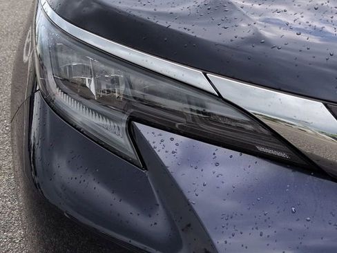 Used 2025 Toyota Sienna XLE FWD image 10