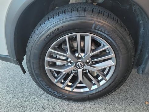 Used 2024 Nissan Rogue S AWD/4WD image 6