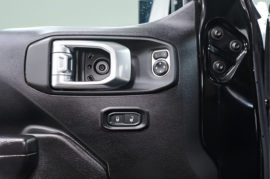 Used 2024 Jeep Wrangler Unlimited Sport AWD/4WD image 22