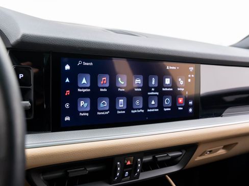 Certified 2024 Porsche Cayenne image 25