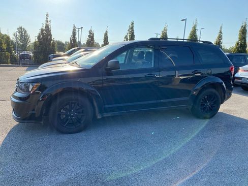 Used 2020 Dodge Journey SE w/ SE Popular Equipment Group FWD image 4