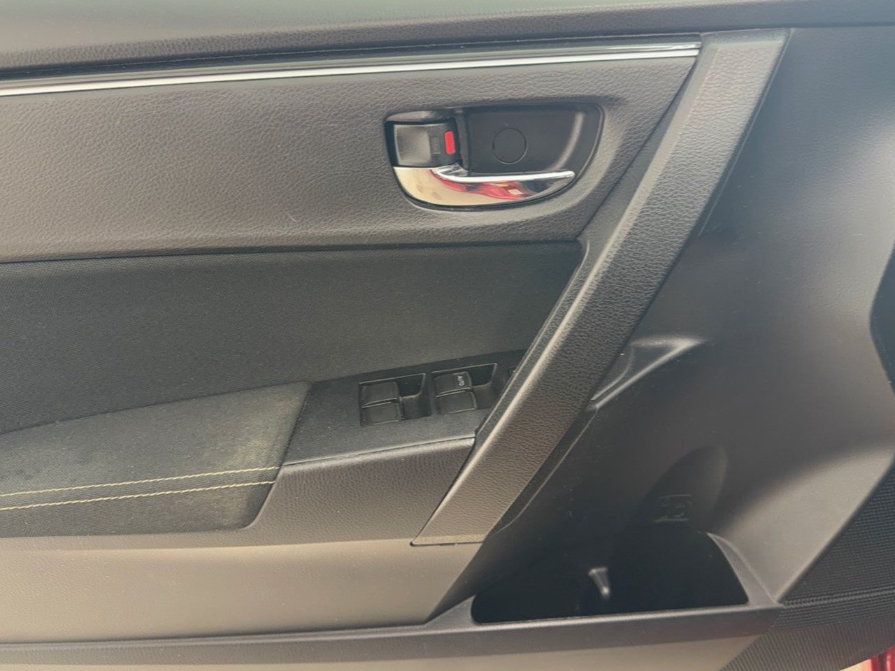 Used 2017 Toyota Corolla LE FWD image 14
