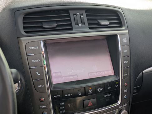 Used 2014 Lexus IS 250C image 25