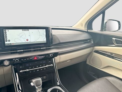 Used 2022 Kia Carnival SX image 23