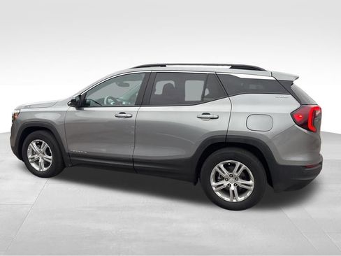 Used 2023 GMC Terrain SLE w/ Driver Convenience Package image 10