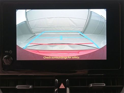 Certified 2025 Toyota Corolla SE image 6