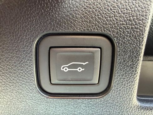 Used 2024 Chevrolet Equinox EV RS FWD image 44