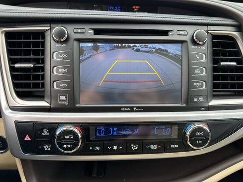 Used 2015 Toyota Highlander Limited Platinum AWD/4WD image 14