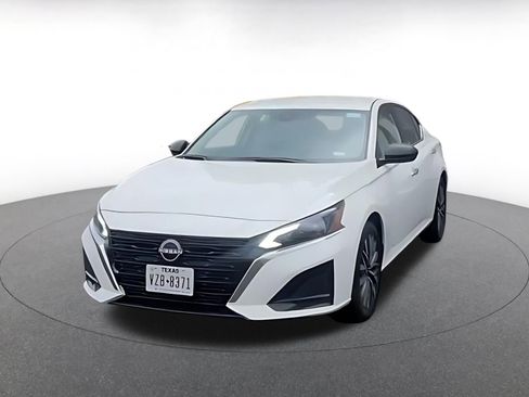 Used 2025 Nissan Altima 2.5 SV image 7