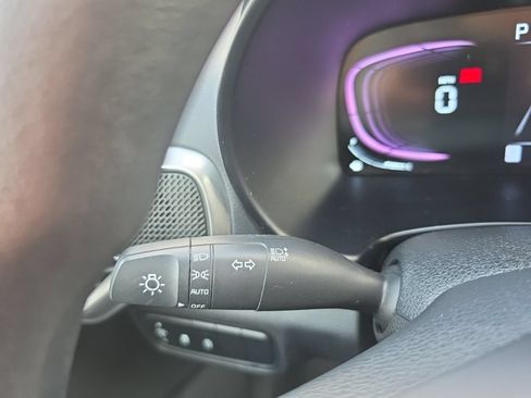 Used 2025 Kia Soul LX w/ LX Technology Package FWD image 25