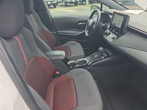 Used 2025 Toyota Corolla SE FWD image 9