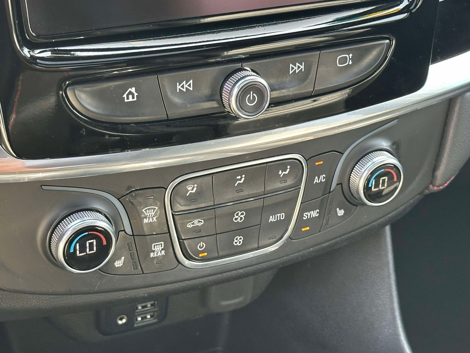 Certified 2024 Chevrolet Traverse RS AWD/4WD image 31