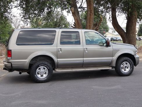 Used 2005 Ford Excursion Limited AWD/4WD image 4