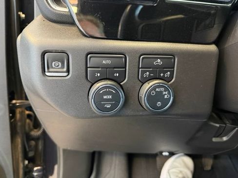 Used 2022 Chevrolet Silverado 1500 LT w/ Protection Package AWD/4WD image 20