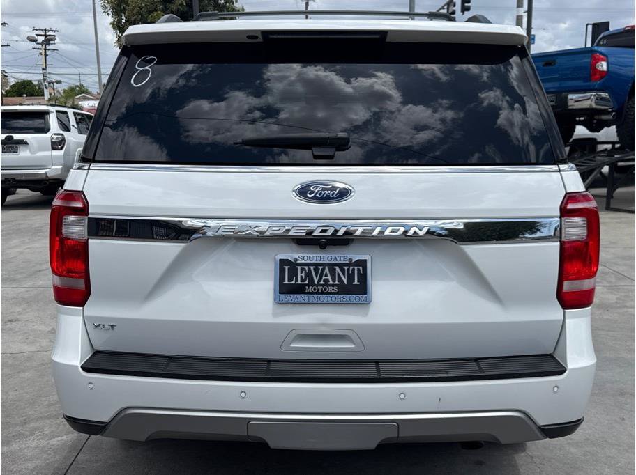 Used 2020 Ford Expedition XLT w/ Equipment Group 202A AWD/4WD image 9