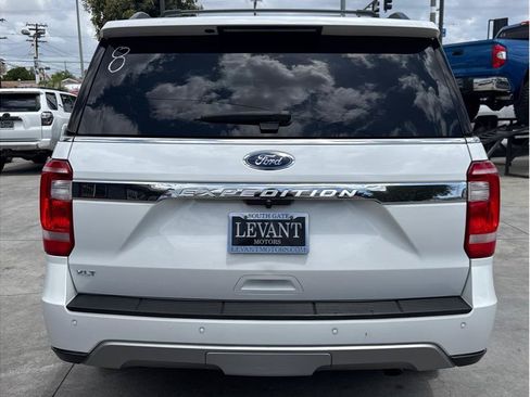 Used 2020 Ford Expedition XLT w/ Equipment Group 202A AWD/4WD image 9