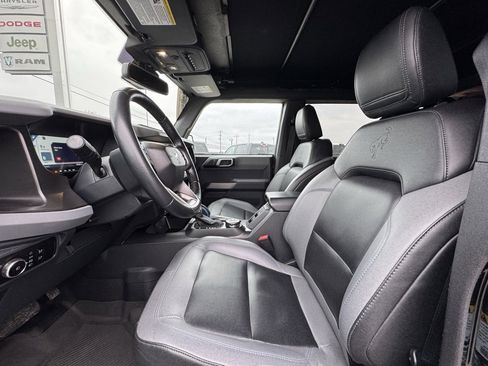 Used 2023 Ford Bronco Black Diamond w/ Sasquatch Package image 17