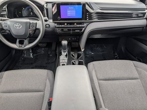 Used 2025 Toyota Camry LE image 11