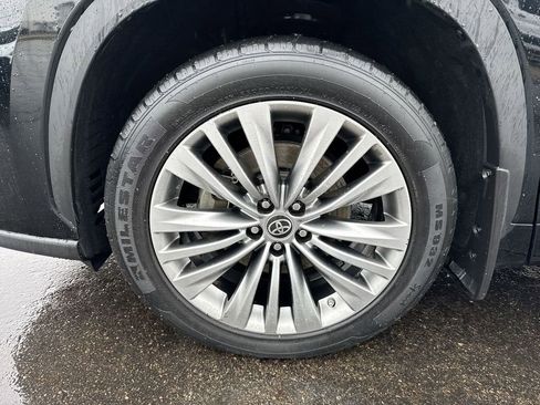 Used 2021 Toyota Highlander Platinum image 10