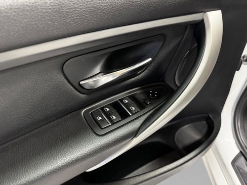 Used 2017 BMW 320i Sedan image 26