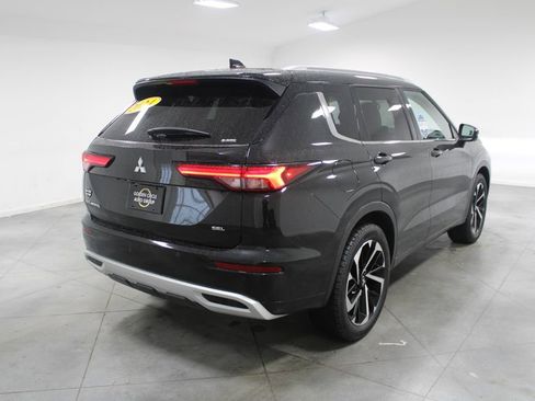Used 2024 Mitsubishi Outlander SEL image 9
