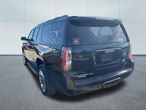 Used 2018 GMC Yukon XL SLT w/ Premium Edition AWD/4WD image 2