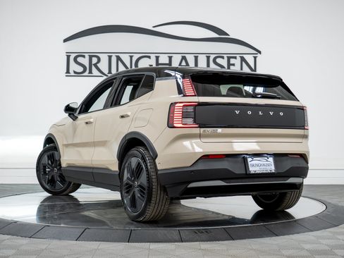 New 2026 Volvo EX30 Cross Country Ultra w/ Protection Package Premier AWD/4WD image 35