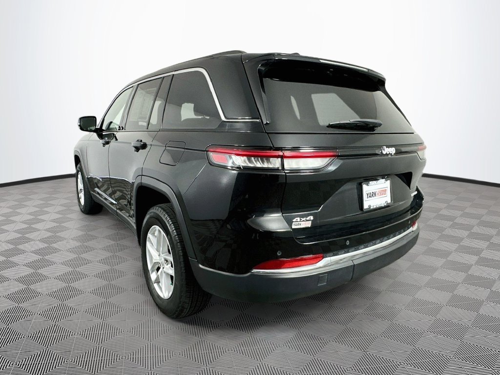 Certified 2024 Jeep Grand Cherokee Laredo X w/ Luxury Tech Group I AWD/4WD image 8