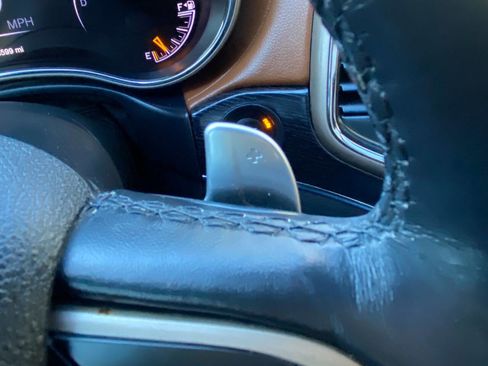 Used 2017 Jeep Grand Cherokee Summit w/ Platinum Series Group image 28