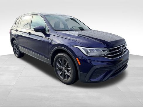 Used 2022 Volkswagen Tiguan SE image 3