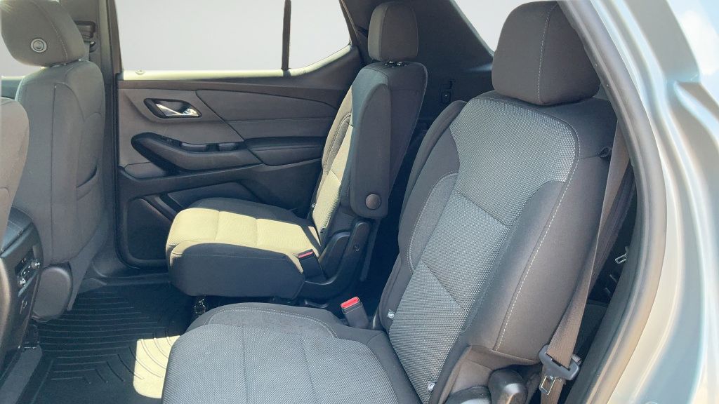 Used 2023 Chevrolet Traverse LT FWD image 20