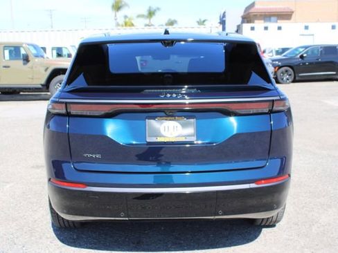 Used 2025 Jeep Wagoneer S Launch Edition image 5