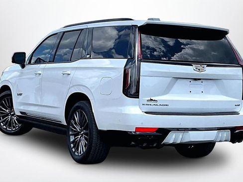 Used 2023 Cadillac Escalade V AWD/4WD image 5