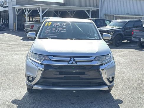 Used 2017 Mitsubishi Outlander SEL image 41