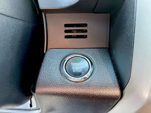 Used 2019 Ford F150 Lariat w/ Equipment Group 502A Luxury AWD/4WD image 15
