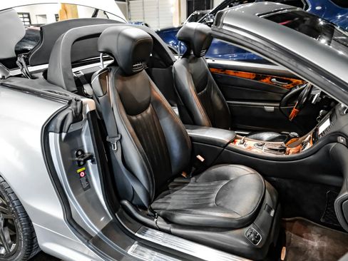 Used 2011 Mercedes-Benz SL 550 w/ Premium I Pkg image 28