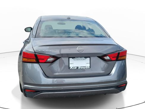 Used 2025 Nissan Altima 2.5 SV FWD image 5