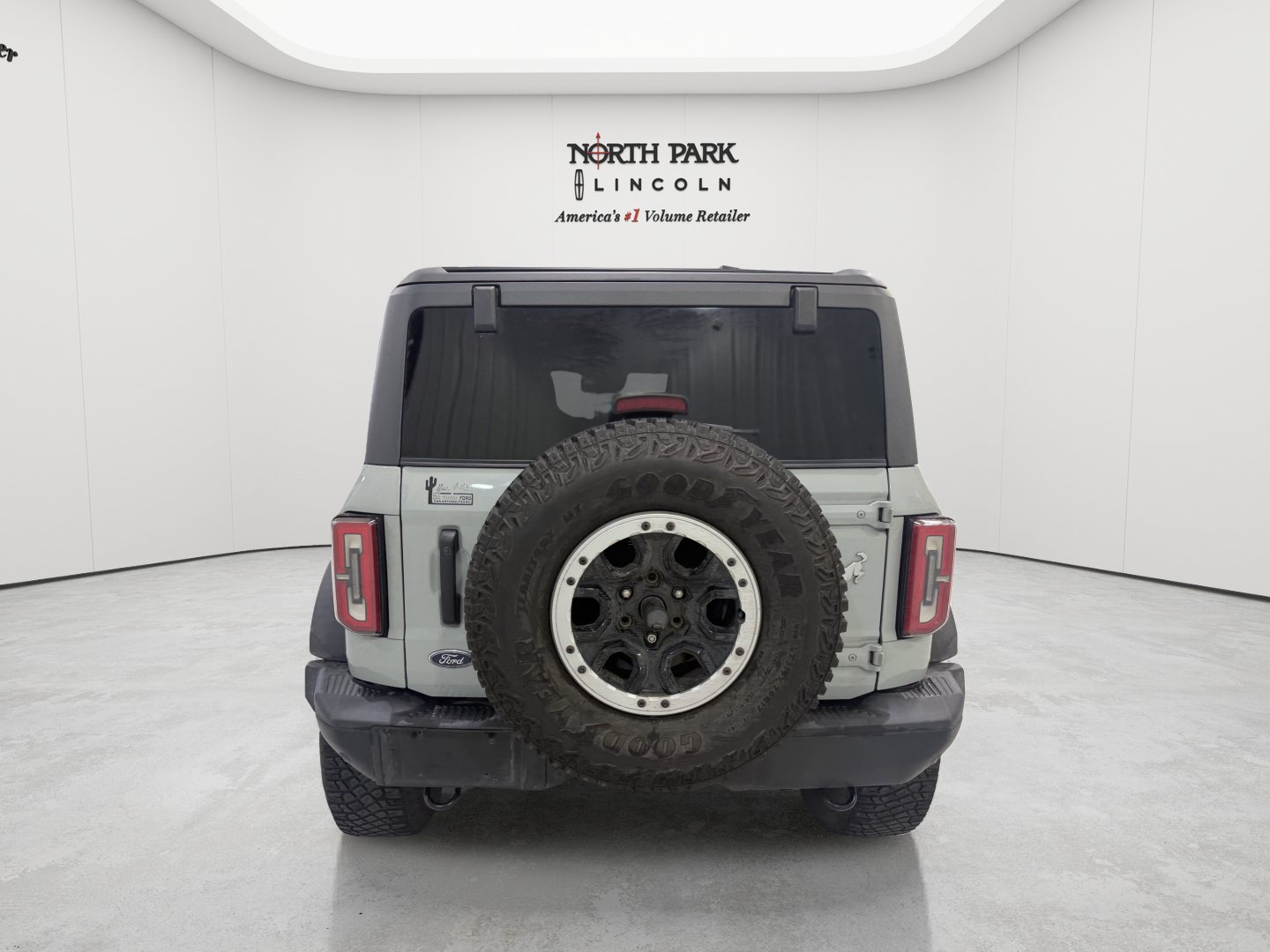 Used 2023 Ford Bronco Badlands AWD/4WD image 4