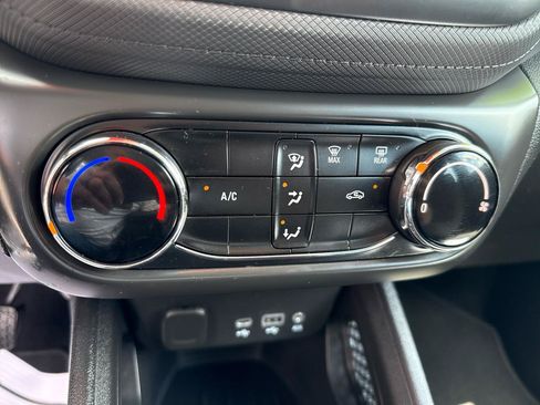 Used 2021 Chevrolet TrailBlazer LS FWD image 19