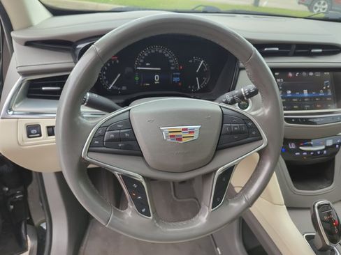 Used 2018 Cadillac XT5 Premium Luxury FWD image 24