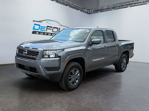 Used 2025 Nissan Frontier SV AWD/4WD image 7