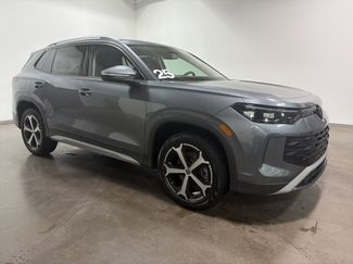 Certified 2025 Volkswagen Tiguan SE video 2