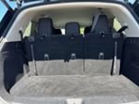 Used 2025 Nissan Pathfinder SV FWD image 35