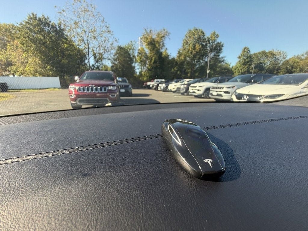Used 2020 Tesla Model S AWD image 23