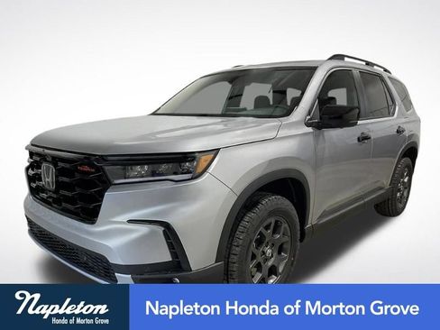 Used 2025 Honda Pilot TrailSport image 1